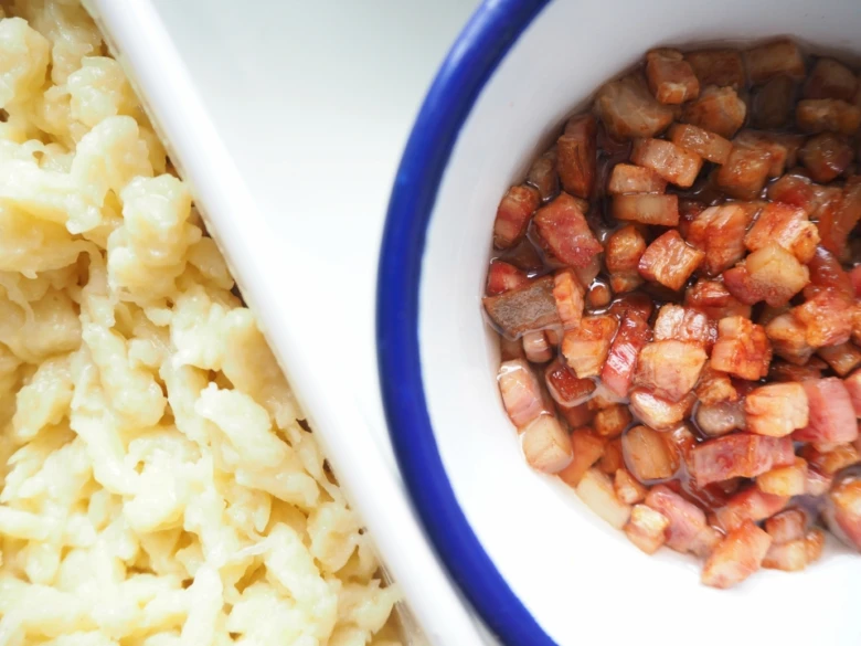 Halušky a smažené slanina – ingredience pro tradiční jídlo